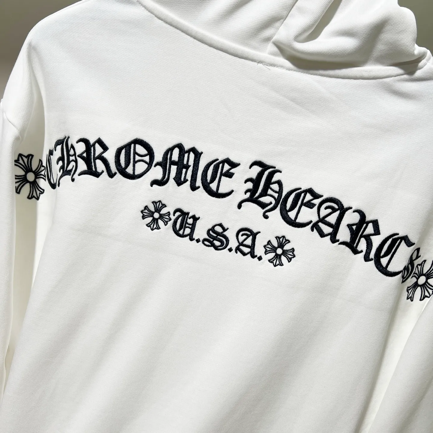 🅿️290 chrome hearts/Chrome Hearts 420g pure cotton hooded sweatshirt Classic Sanskrit letter LOGO embroidery on the front and back 🪡 Logo Official synchronization 1:1 original mold opening Fashion personality Versatile trend Pure original quality Original washed fabric Hang tag Collar label Washed wheat Complete with three labels Color: Black. White. Pink. Size: XS-L